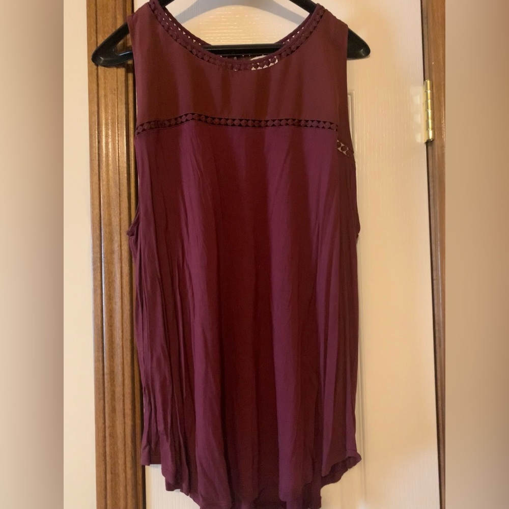 Old navy burgundy sleeveless top